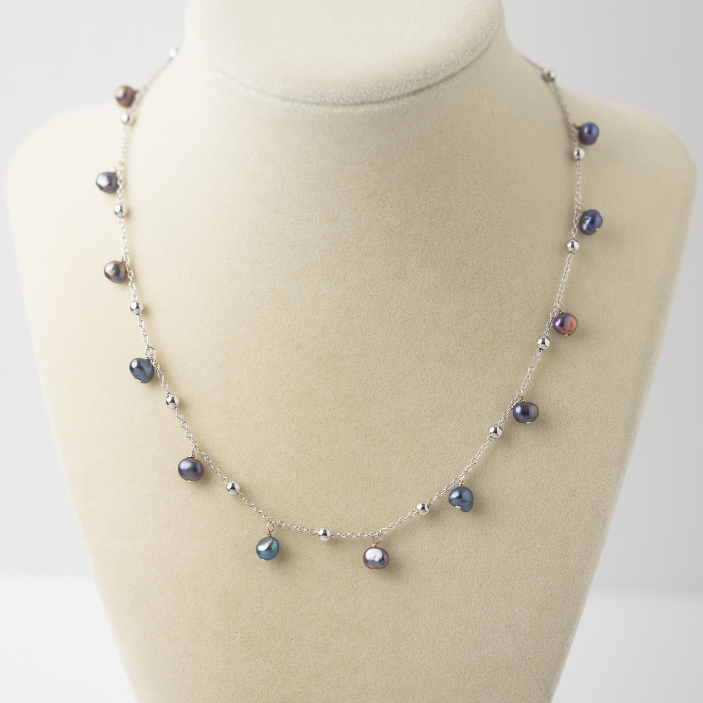 Caviar Dewdrops Baroque Pearl Silver Necklace